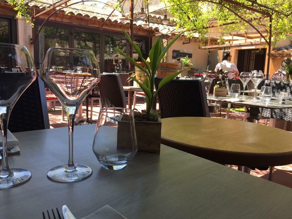 Hotel Le Vieux Bistrot Cabrières-dʼAvignon Exteriér fotografie